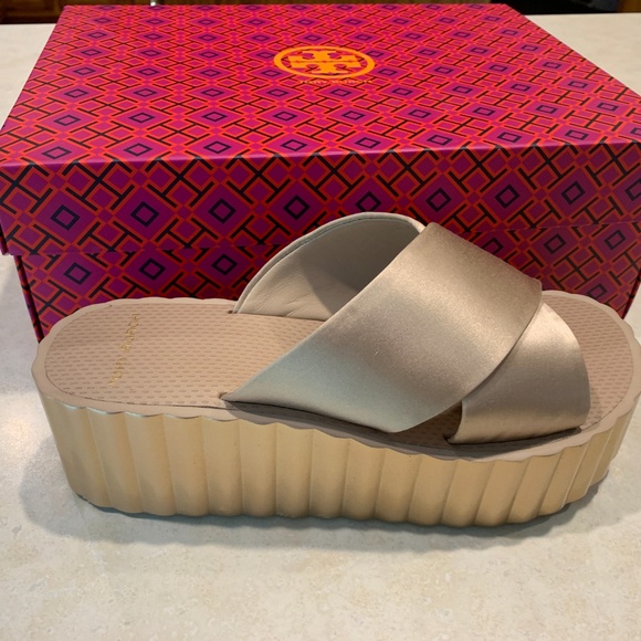 tory burch scallop wedge flip flop